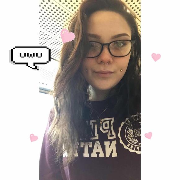 Meet your Posher, Cassidy - Picture 1 of 1